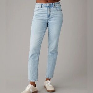 American Eagle Mom Jeans size 16 Light Blue Denim Jeans